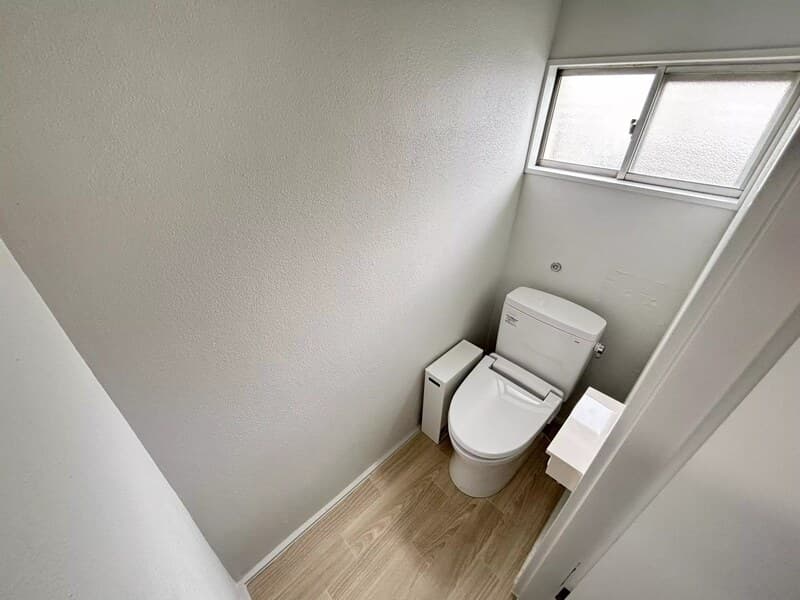 Room image 16