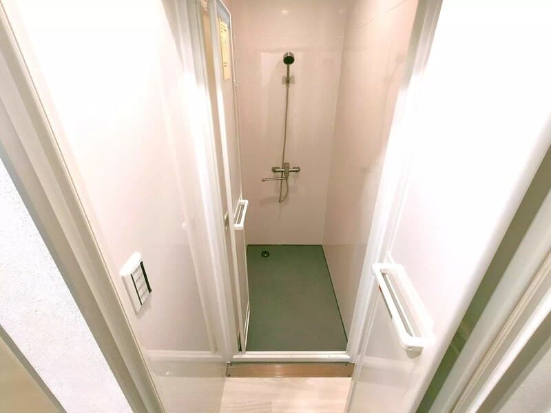 Room image 14
