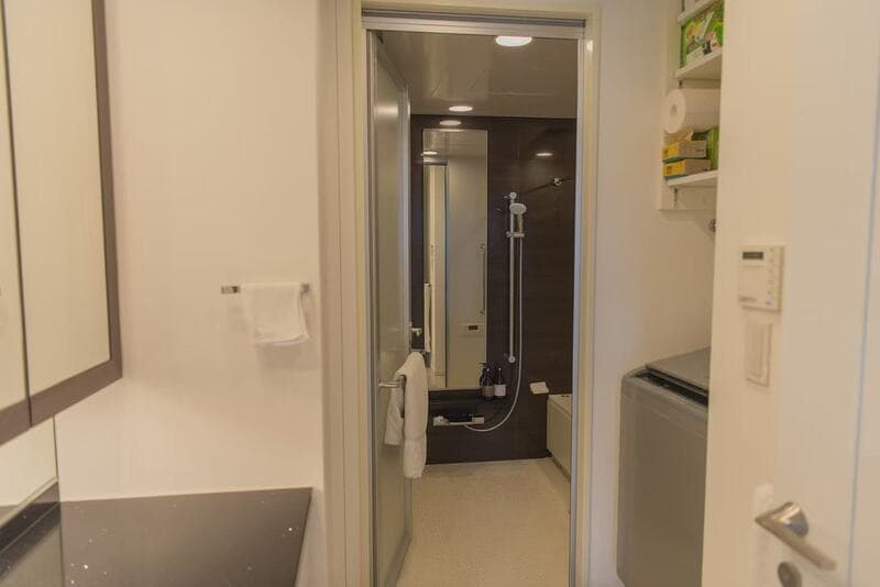 Room image 8