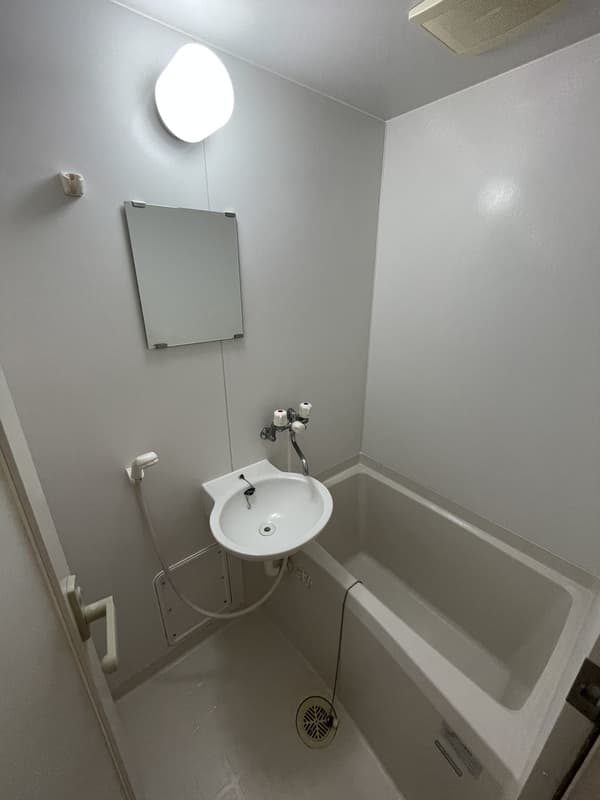 Room image 11