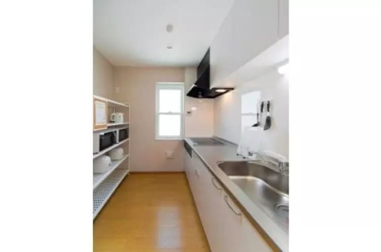Room image 8