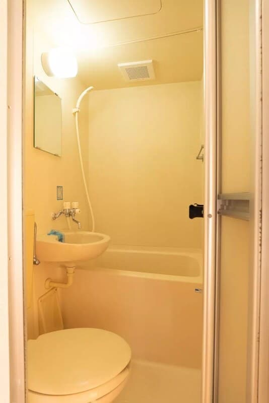 Room image 10
