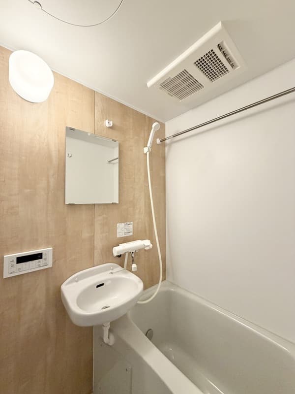 Room image 9