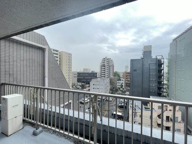 Room image 16