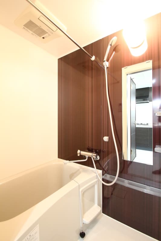 Room image 12