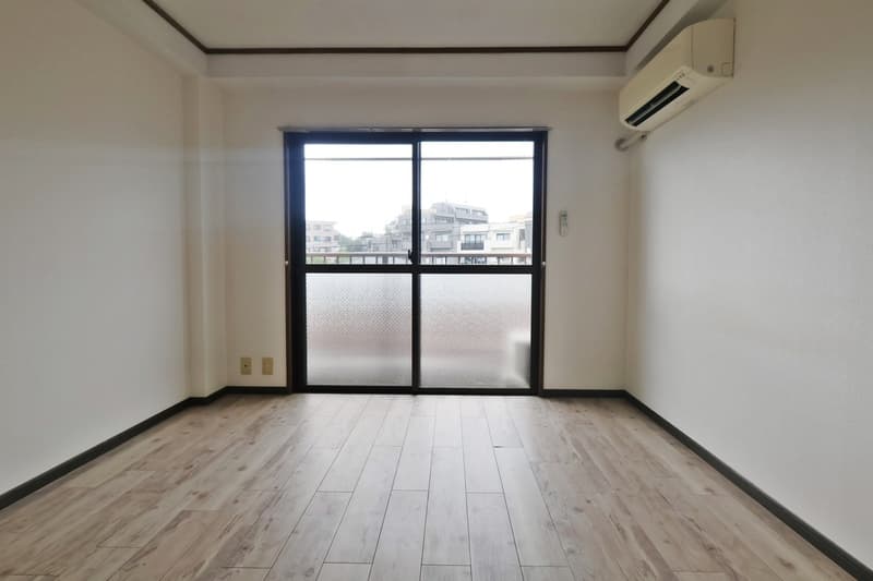 Room image 9