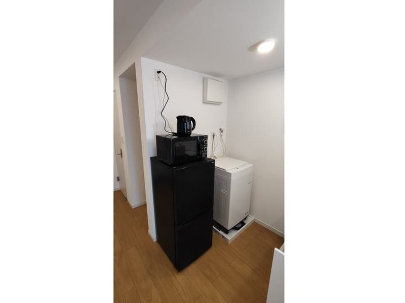 Room image 8