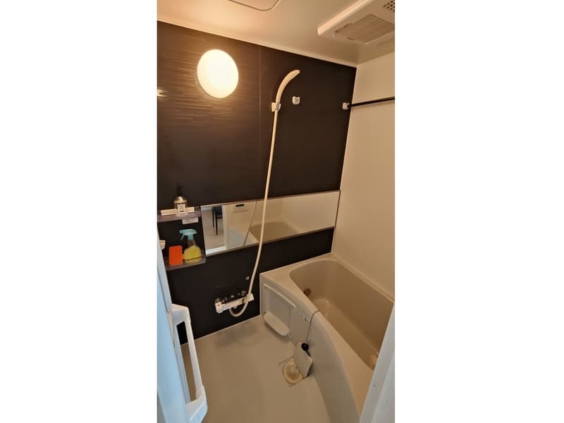 Room image 9