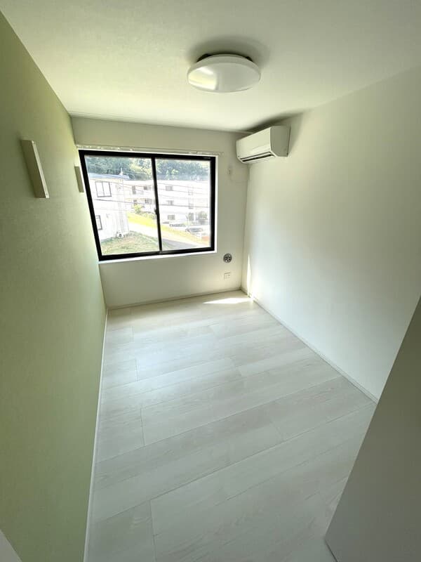 Room image 13
