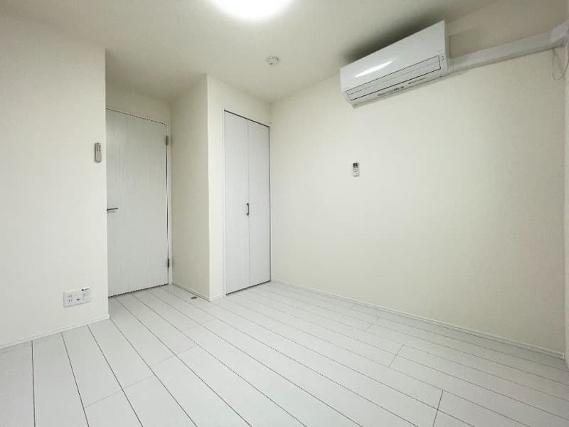Room image 16