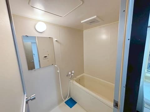 Room image 9