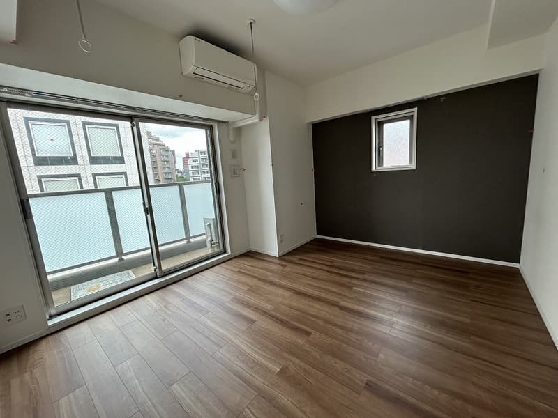 Room image 15