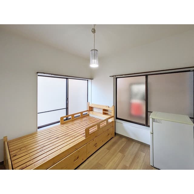 Room image 8
