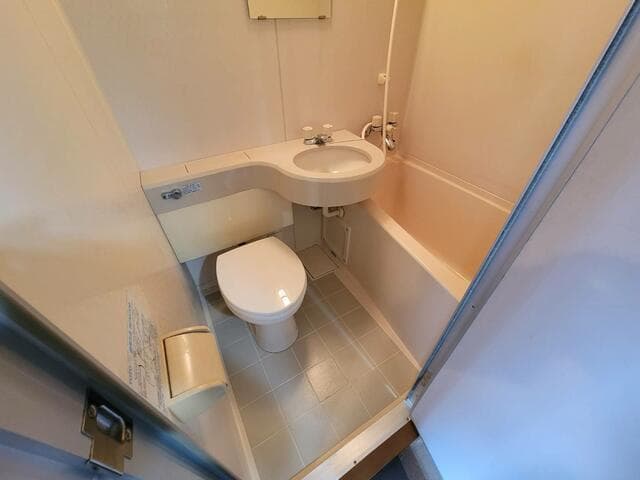 Room image 11
