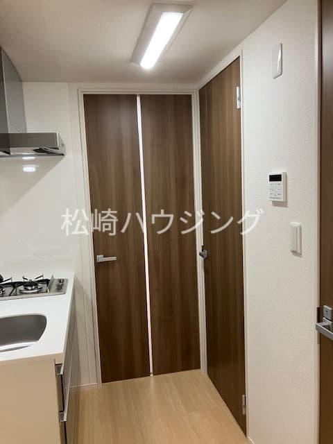 Room image 15