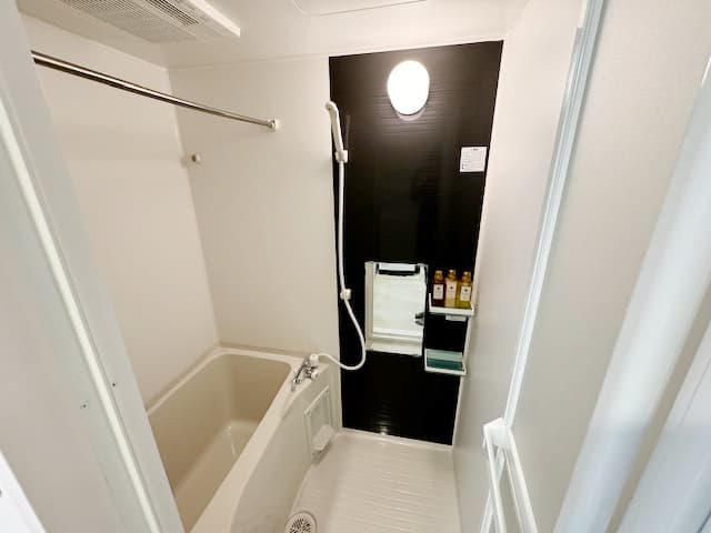 Room image 8