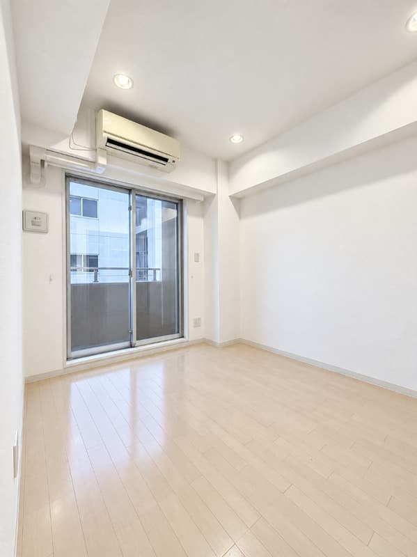 Room image 9