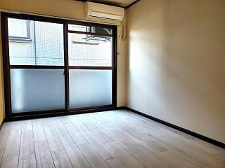 Room image 16