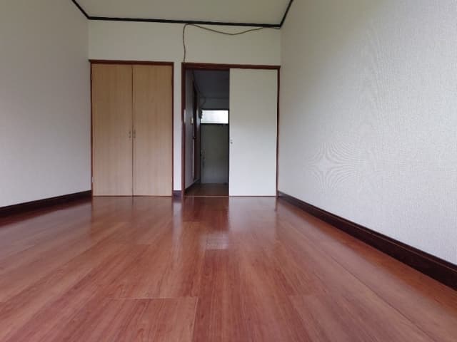 Room image 13