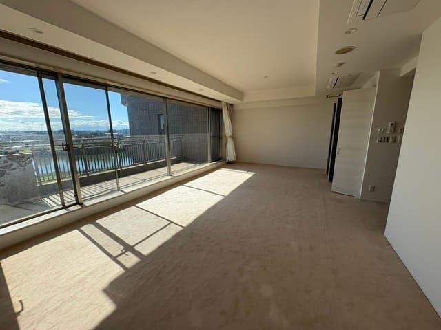 Room image 15