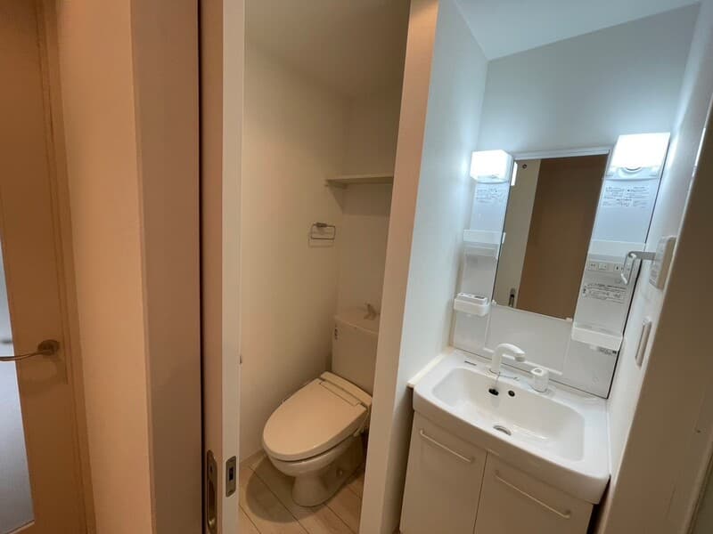 Room image 12