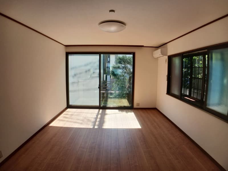 Room image 9
