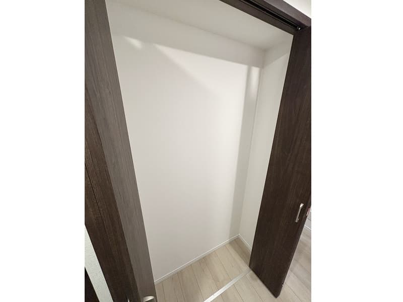 Room image 15