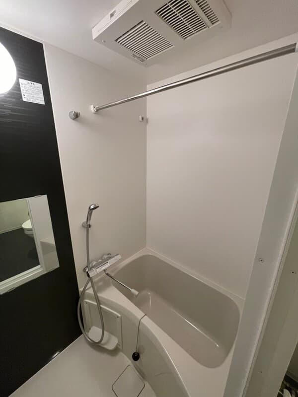 Room image 11