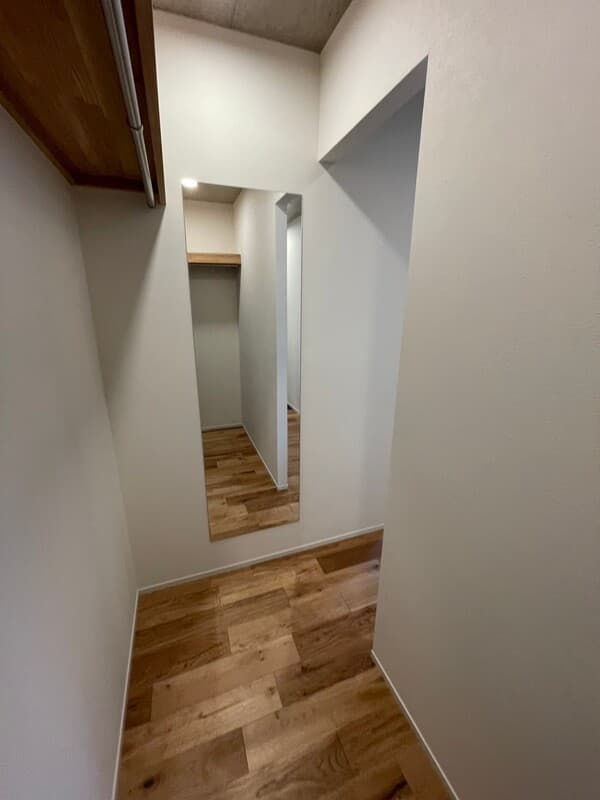 Room image 15