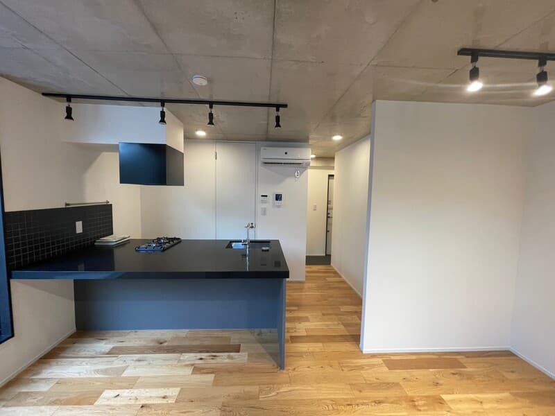 Room image 8