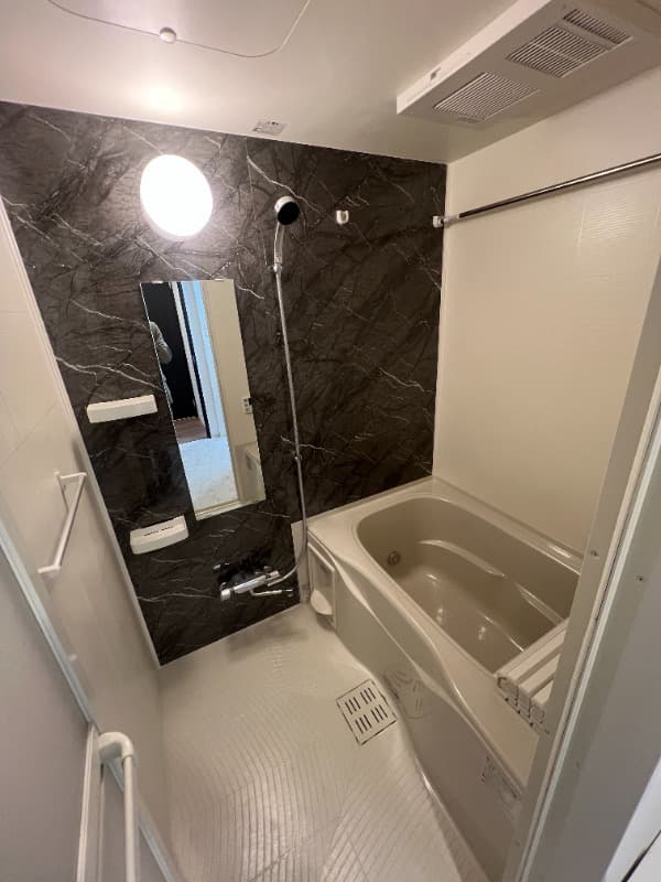 Room image 14