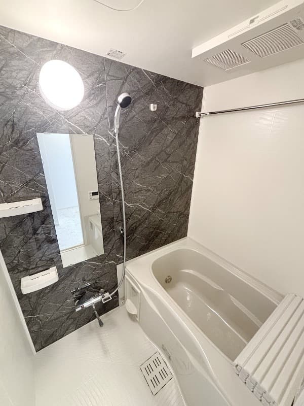 Room image 13