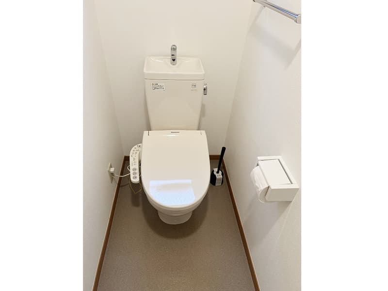 Room image 8