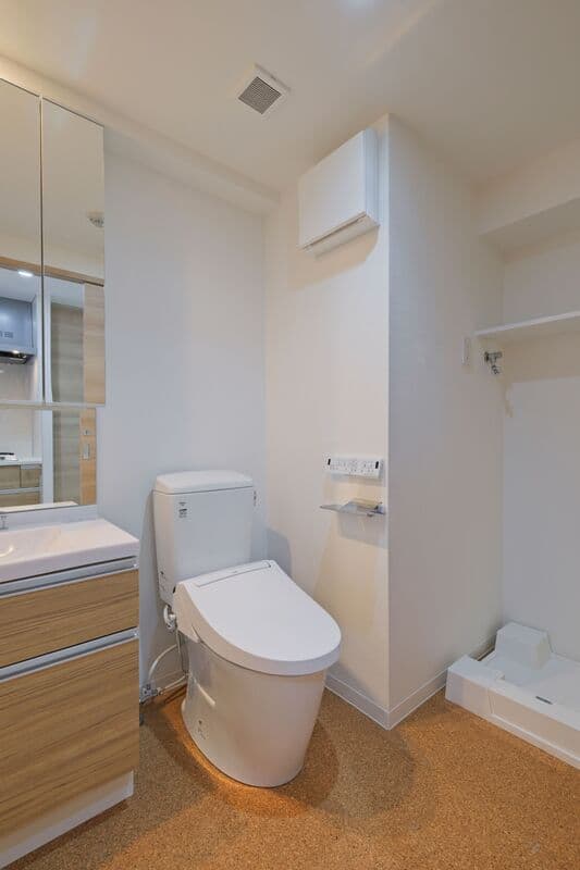 Room image 8