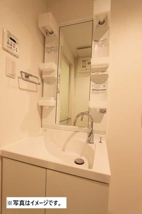 Room image 10