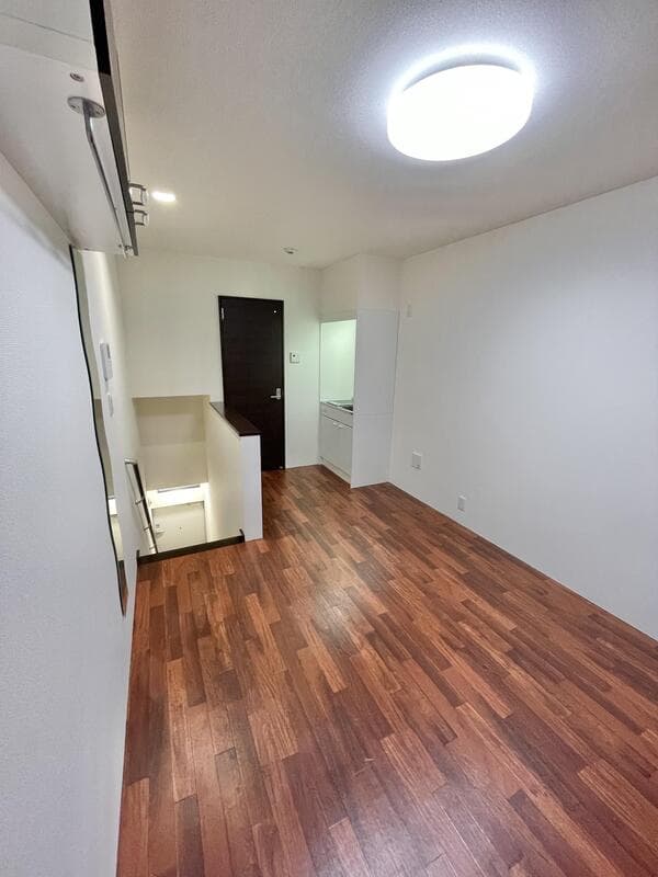 Room image 12