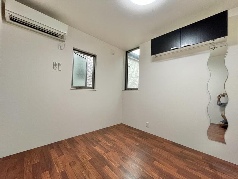 Room image 13