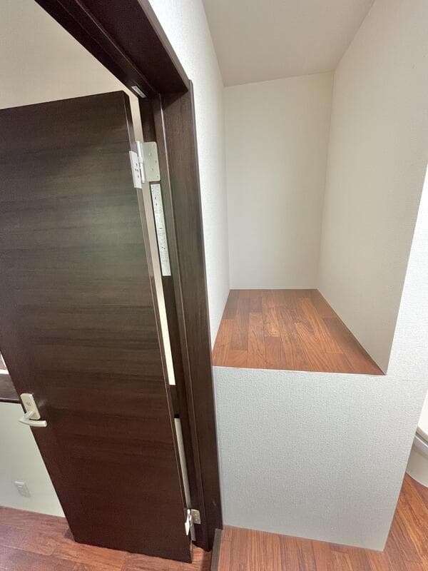 Room image 15