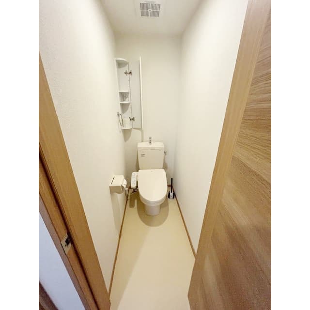 Room image 10