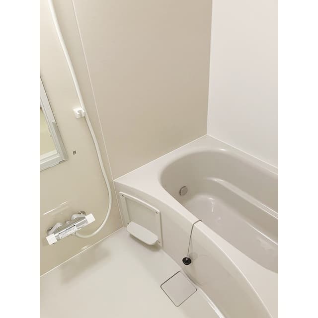 Room image 8