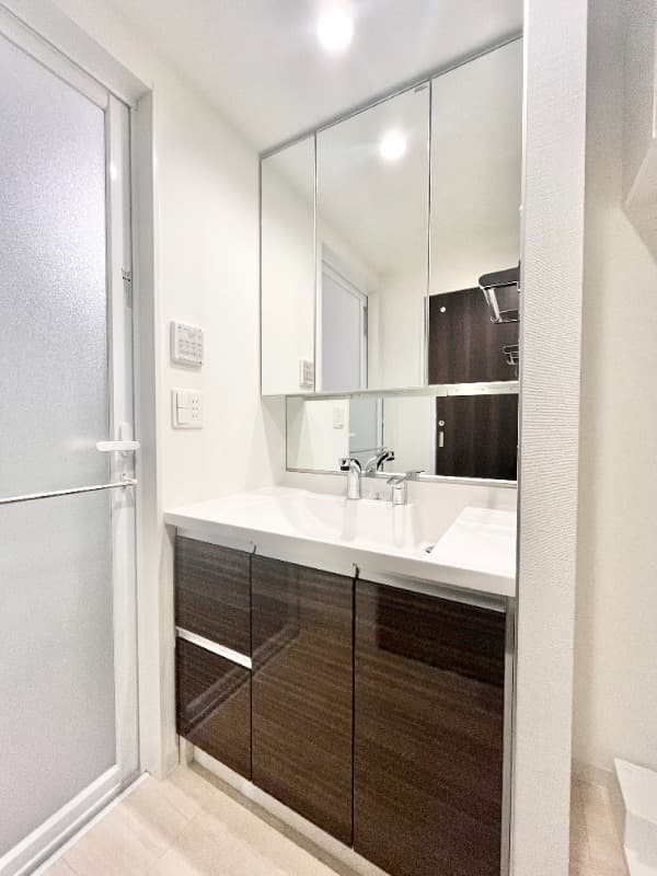 Room image 14