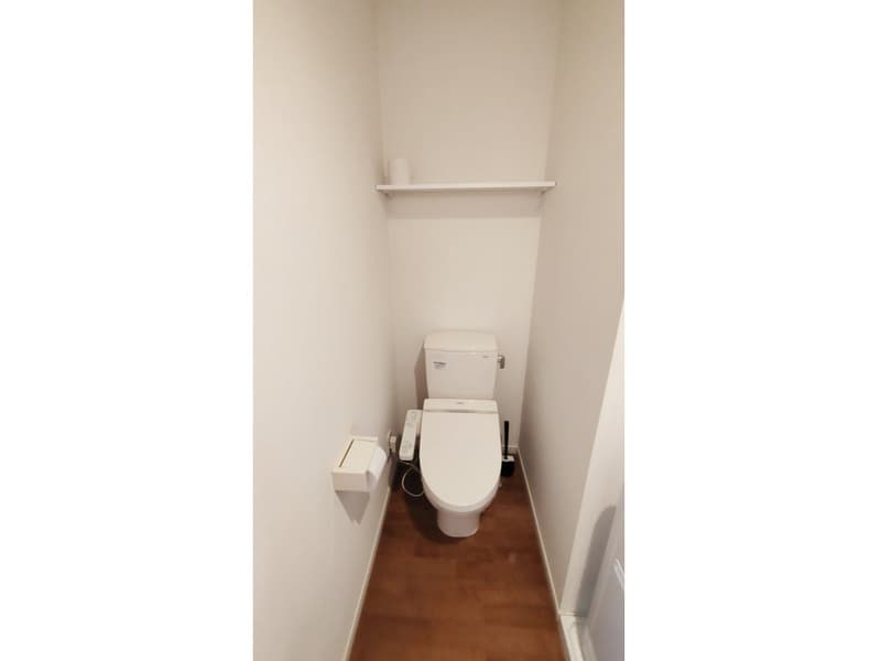 Room image 8