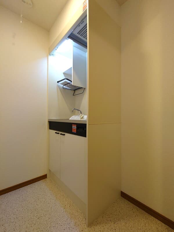 Room image 10