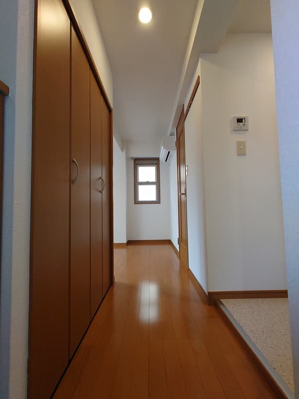Room image 14