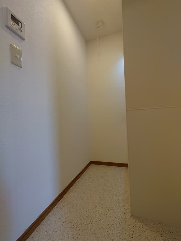 Room image 15