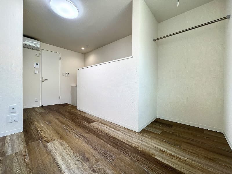 Room image 8