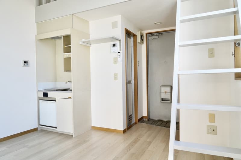 Room image 10