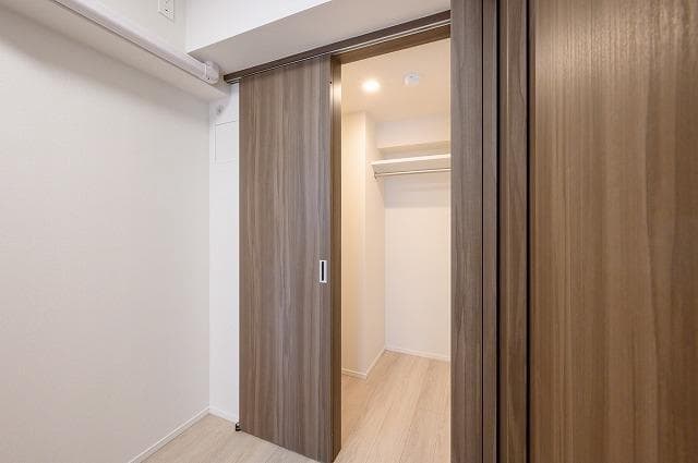 Room image 12