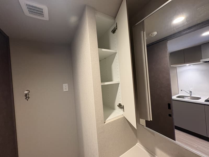 Room image 11