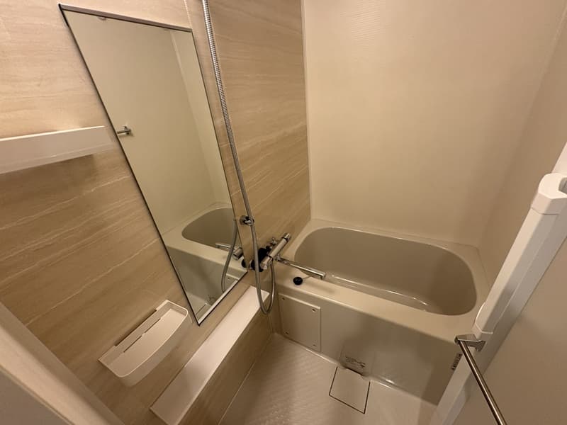 Room image 12